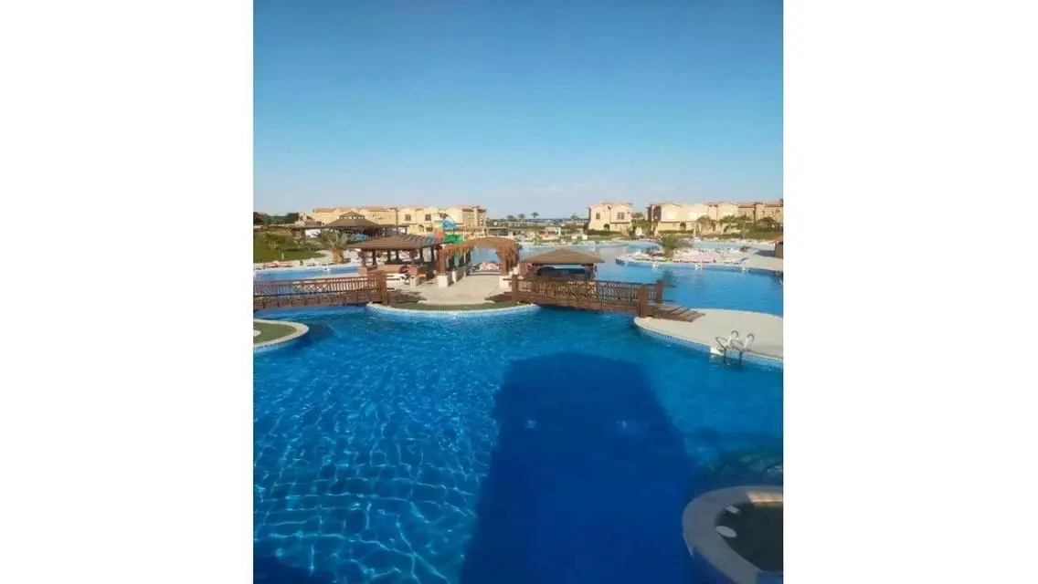 شقة فاخرة 3 غرف نوم مع حديقة خاصة