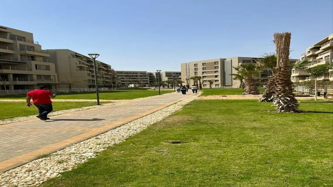 منزل فاخر للبيع مع تجهيزات ممتازة في موقع مميز