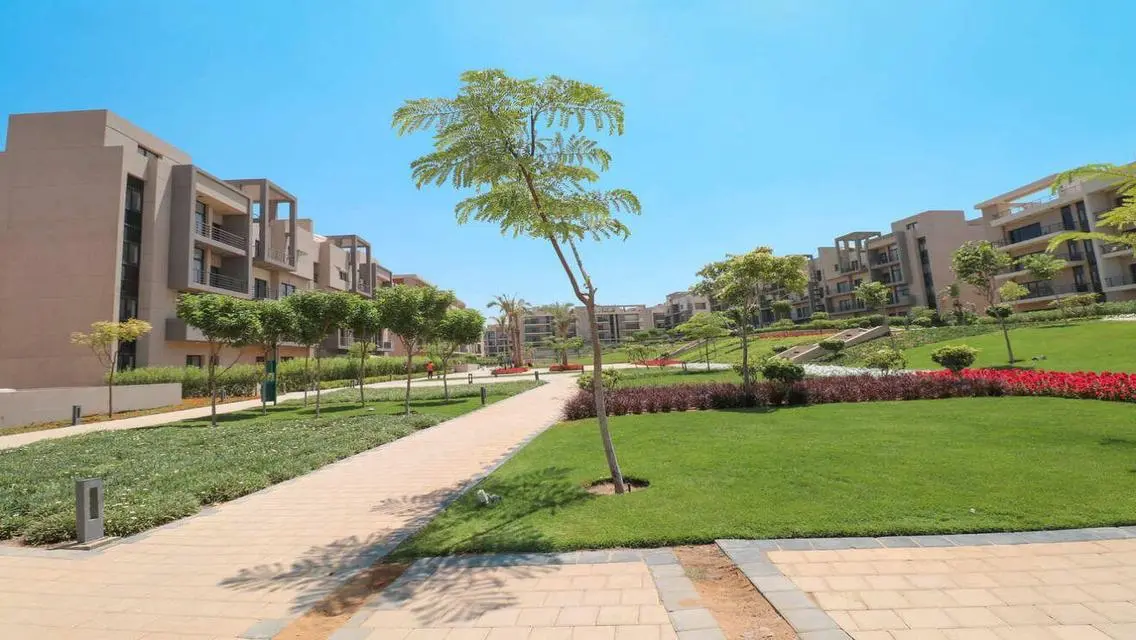 Luxury Apartment for Sale with Stunning Lake Views
