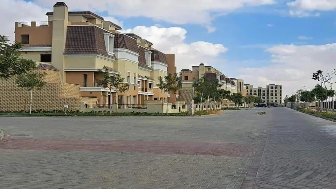 فيلا فاخرة في سراي بمساحة 1000 متر