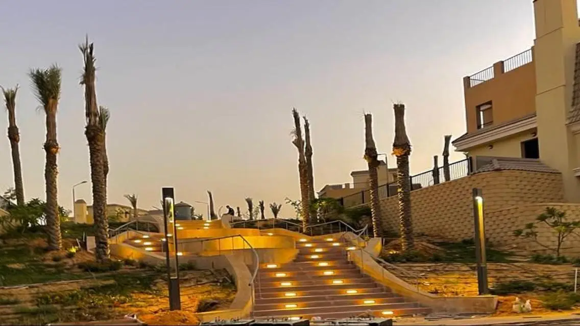 فيلا فاخرة في سراي بمساحة 1000 متر