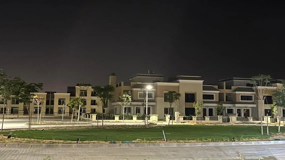 فيلا فاخرة في سراي بمساحة 1000 متر