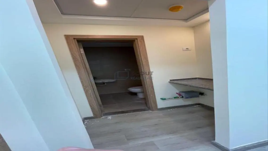 شقة فاخرة للبيع في موقع متميز