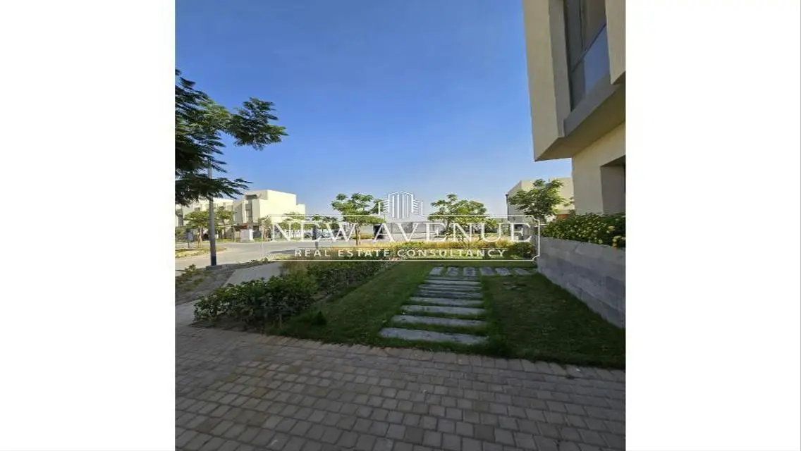 Luxury Apartment with Balcony and Security Guard