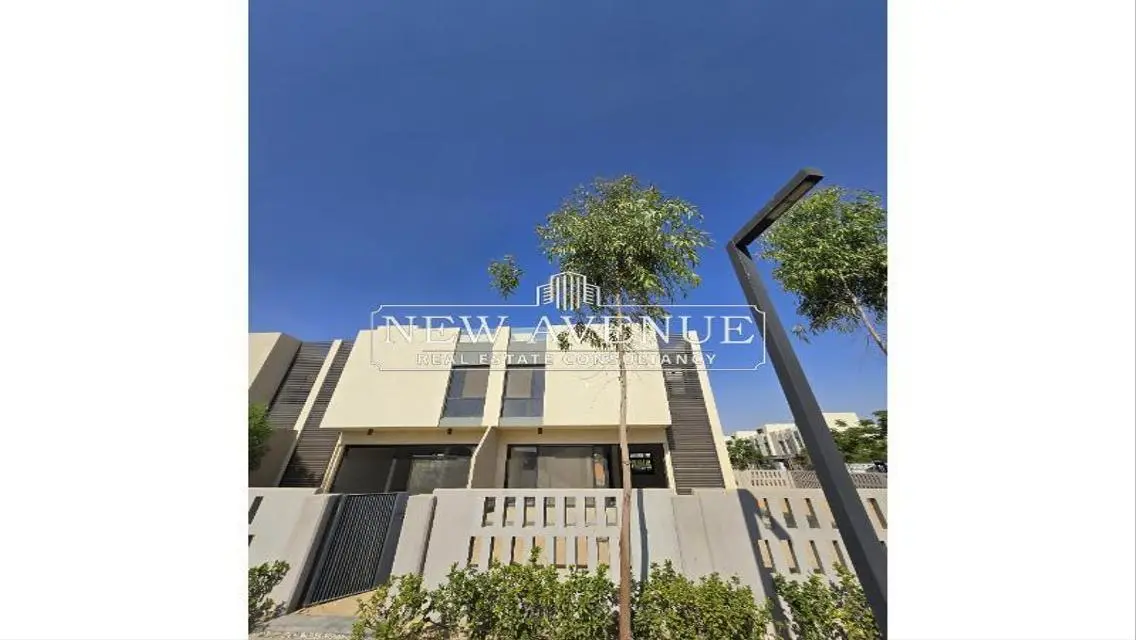 Luxury Apartment with Balcony and Security Guard