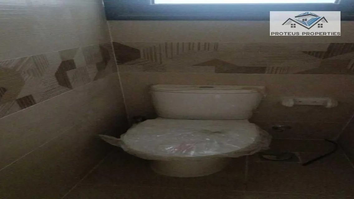شقة مذهلة للبيع بمساحة 570 متر مربع مع إطلالة رائعة