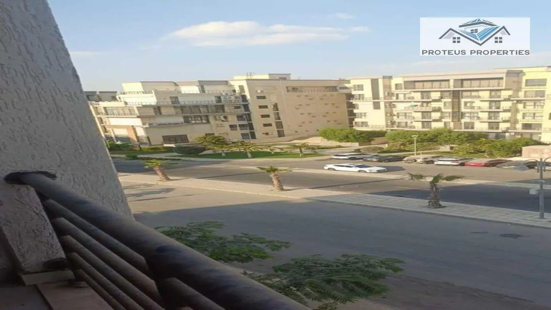 شقة مذهلة للبيع بمساحة 570 متر مربع مع إطلالة رائعة