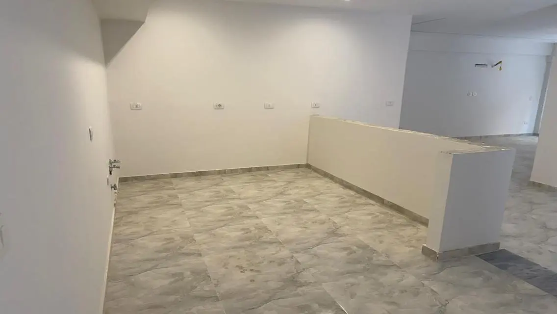 شقة مميزة للايجار في مبنى حديث