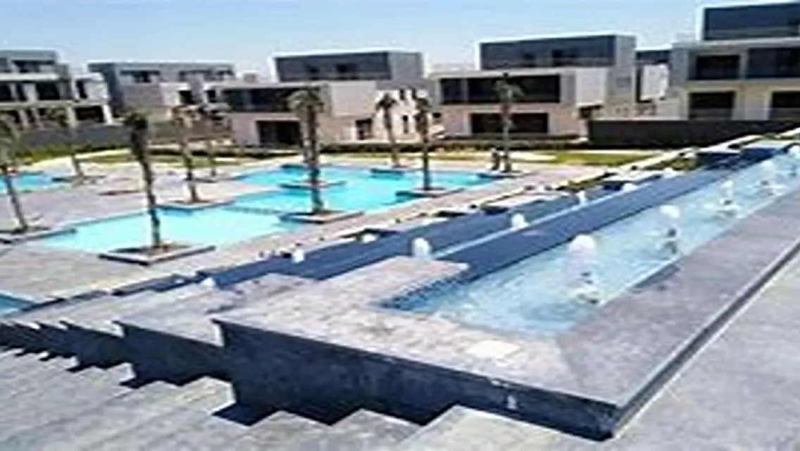 فيلا فاخرة للإيجار تطل على بحيرات