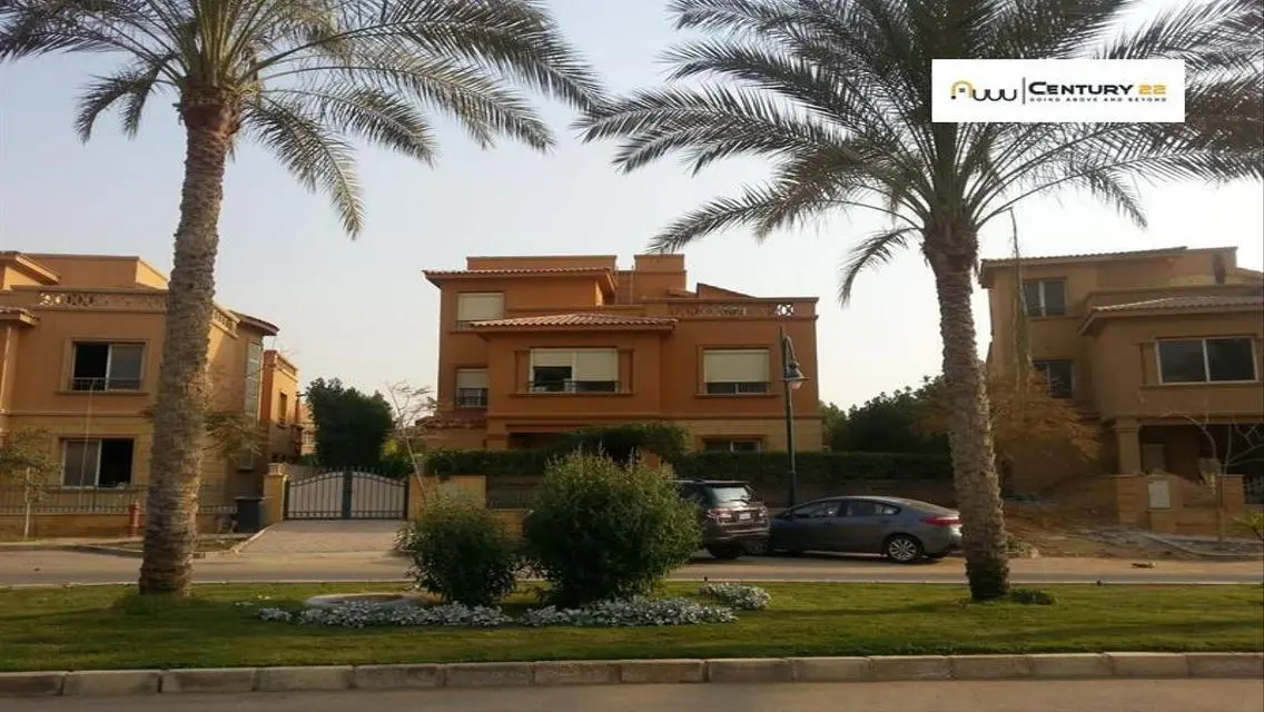 فيلا فاخرة للبيع في موقع متميز