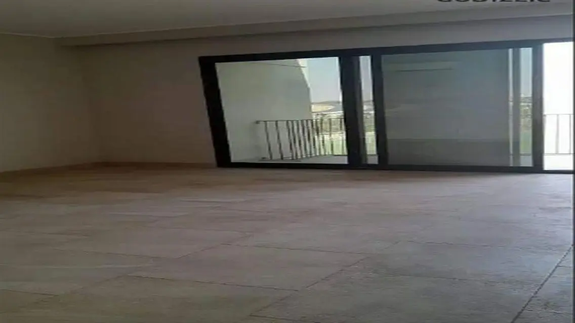 شقة فاخرة بمساحة واسعة بسعر مغري
