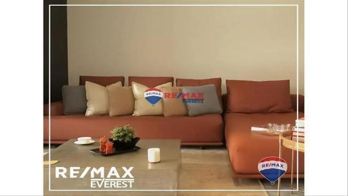 Luxury Villa with 3 Study Rooms