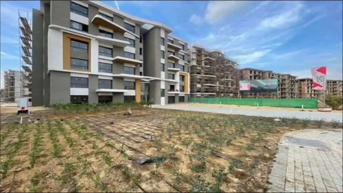 Luxury Property for Sale with Stunning Views and Comprehensive Amenities
