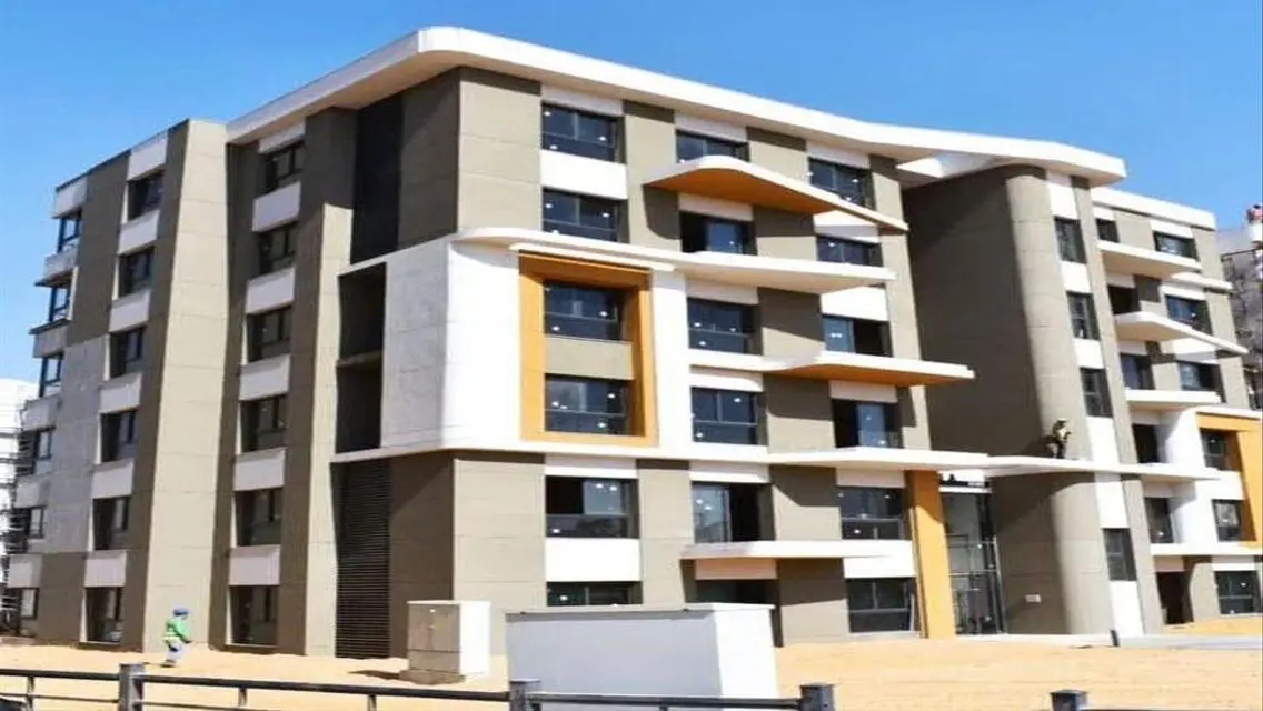 Luxury Property for Sale with Stunning Views and Comprehensive Amenities
