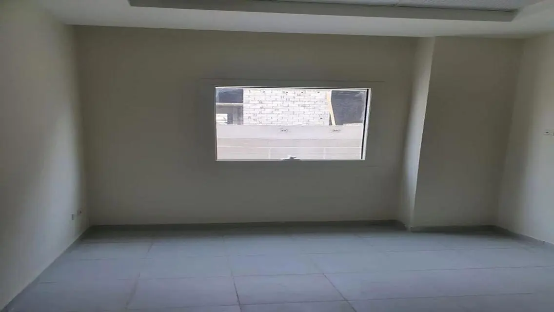 Premium Commercial Property spanning 39 square meters