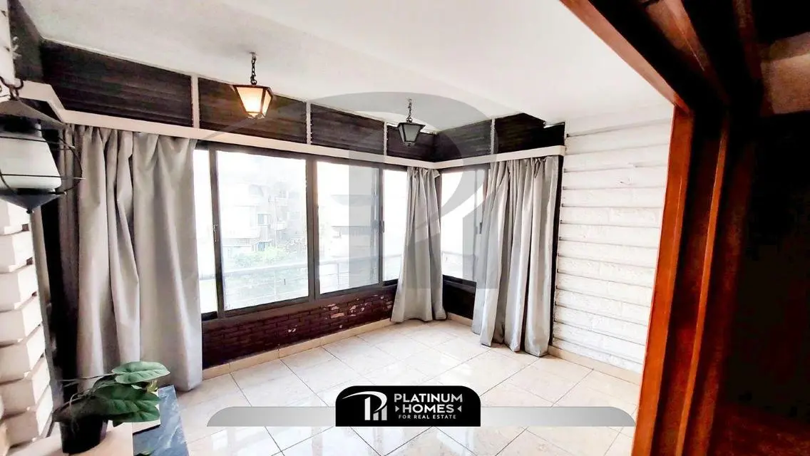 Stunning 250 sqm Apartment Overlooking the Lake