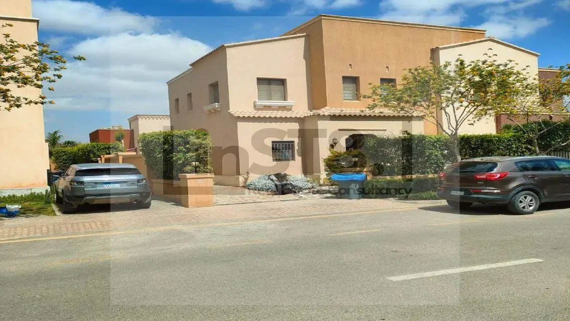 Luxury Property with Private Pool and Garden