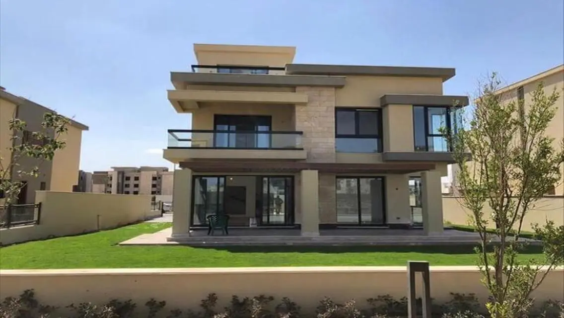 فيلا فاخرة مع حمام سباحة خاص وحديقة في مدينة 444