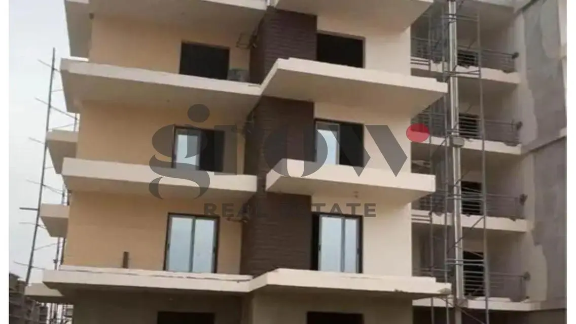 Luxurious Apartment with Scenic Lake View