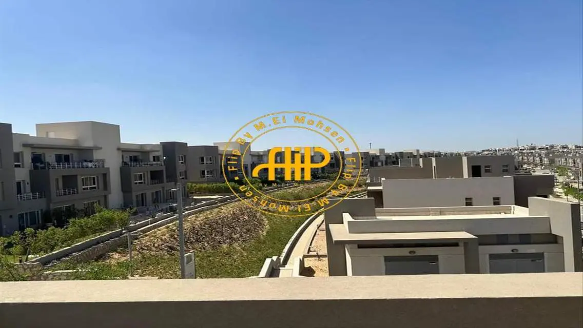 تاون هاوس كورنر للبيع في إيتابا 320م