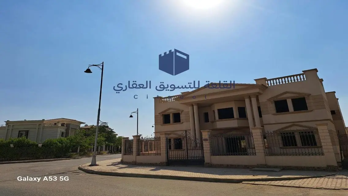 شقة فاخرة مع إطلالة مميزة في قلب المدينة