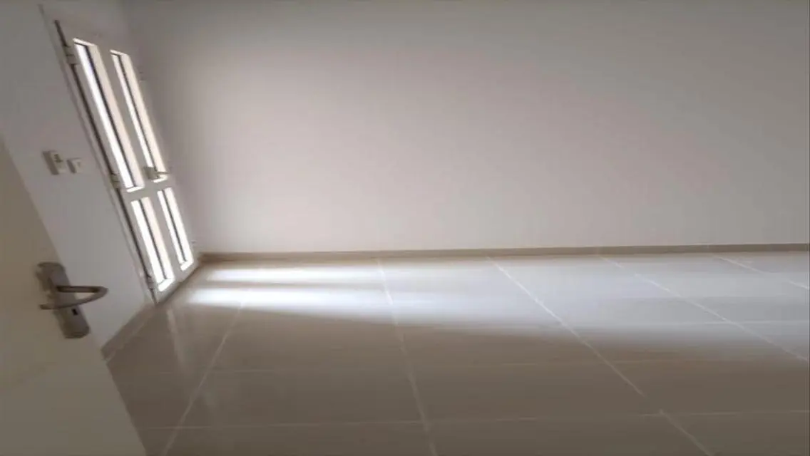 شقة مميزة للإيجار 3 غرف نوم -131