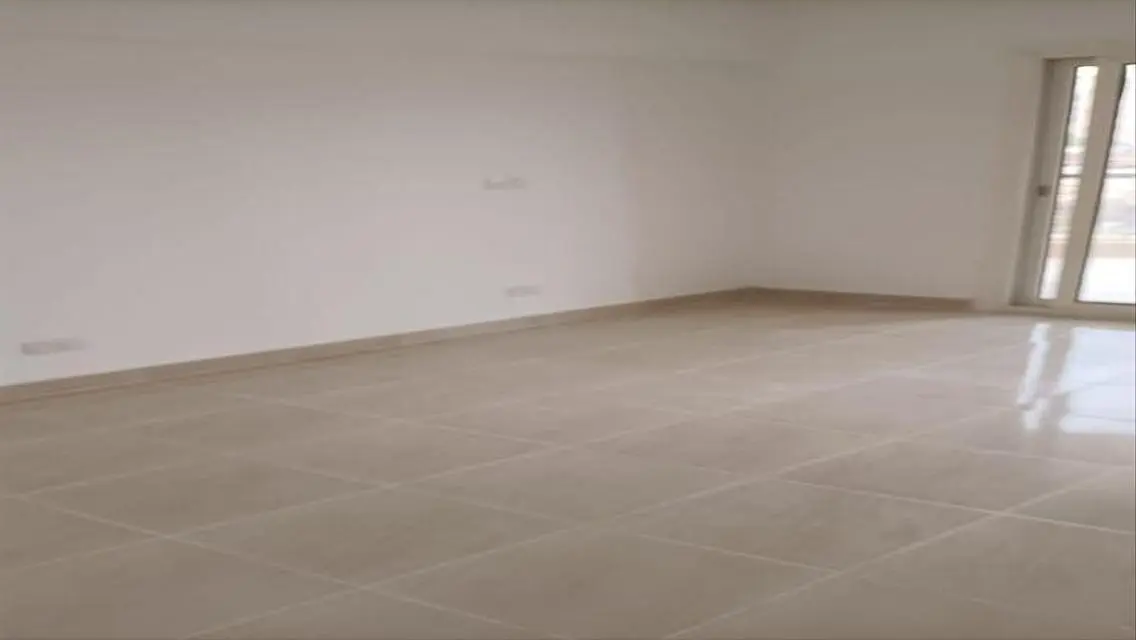 شقة مميزة للإيجار 3 غرف نوم -131
