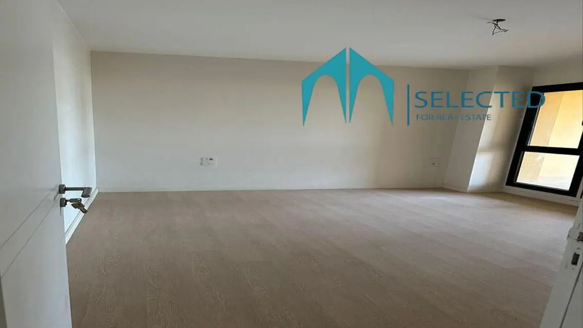 Luxury Apartment with 1322 Square Meters in Prime Location