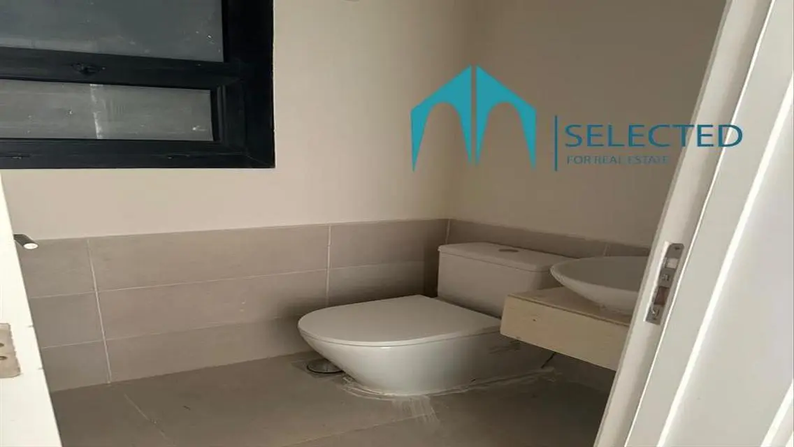 Luxury Apartment for Rent with Stunning Lake View