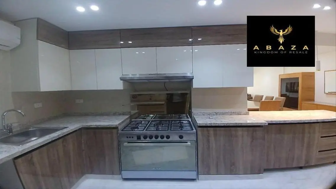 Luxurious 195 sqm Apartment with Security and Balcony