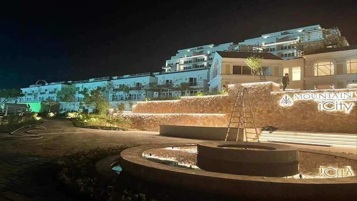 فيلا فاخرة للبيع في ICity 17