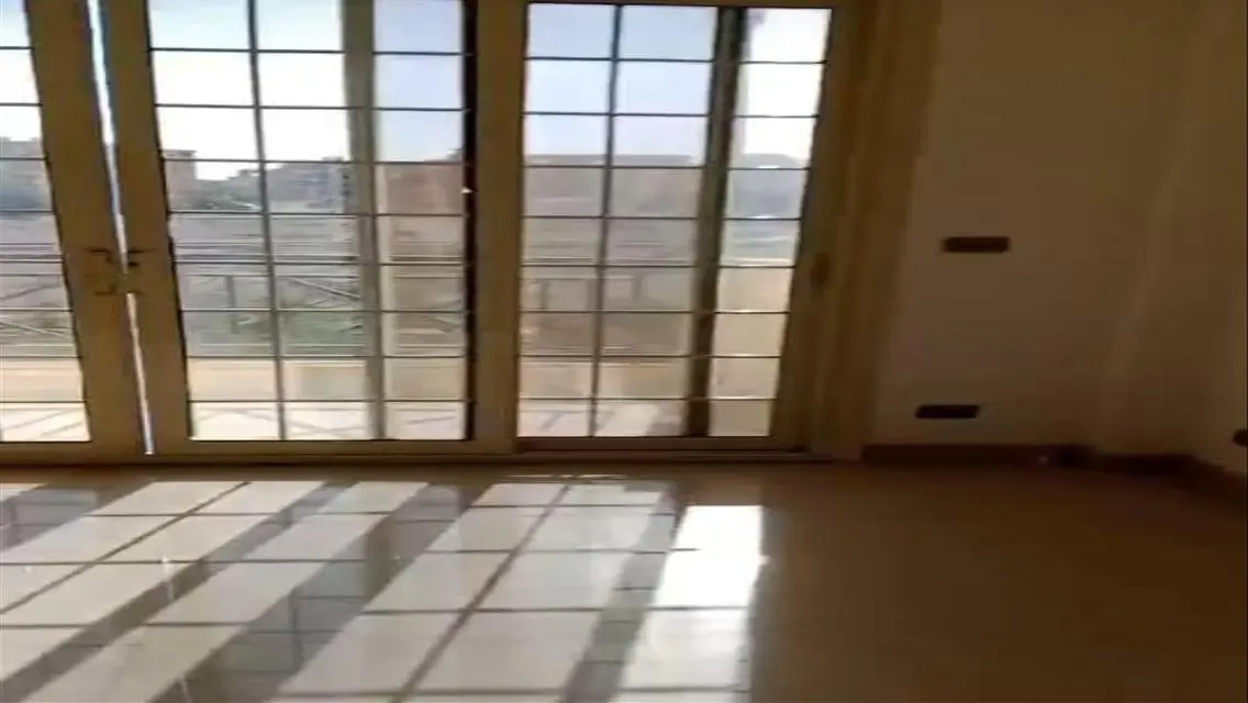 شقة فاخرة للايجار في 9-170-3