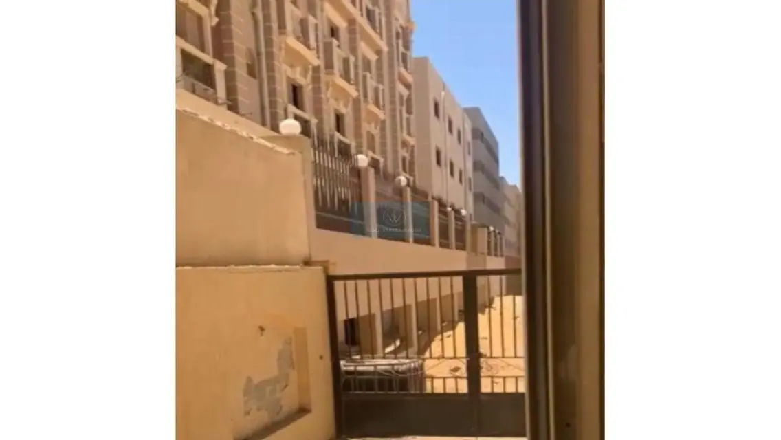 شقة فاخرة بمساحة 400 متر للبيع في قلب المدينة