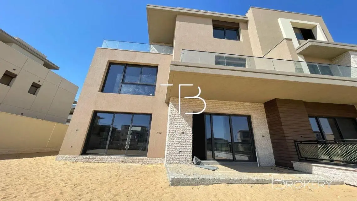 Corner Townhouse for Sale in The Estates - Cairo