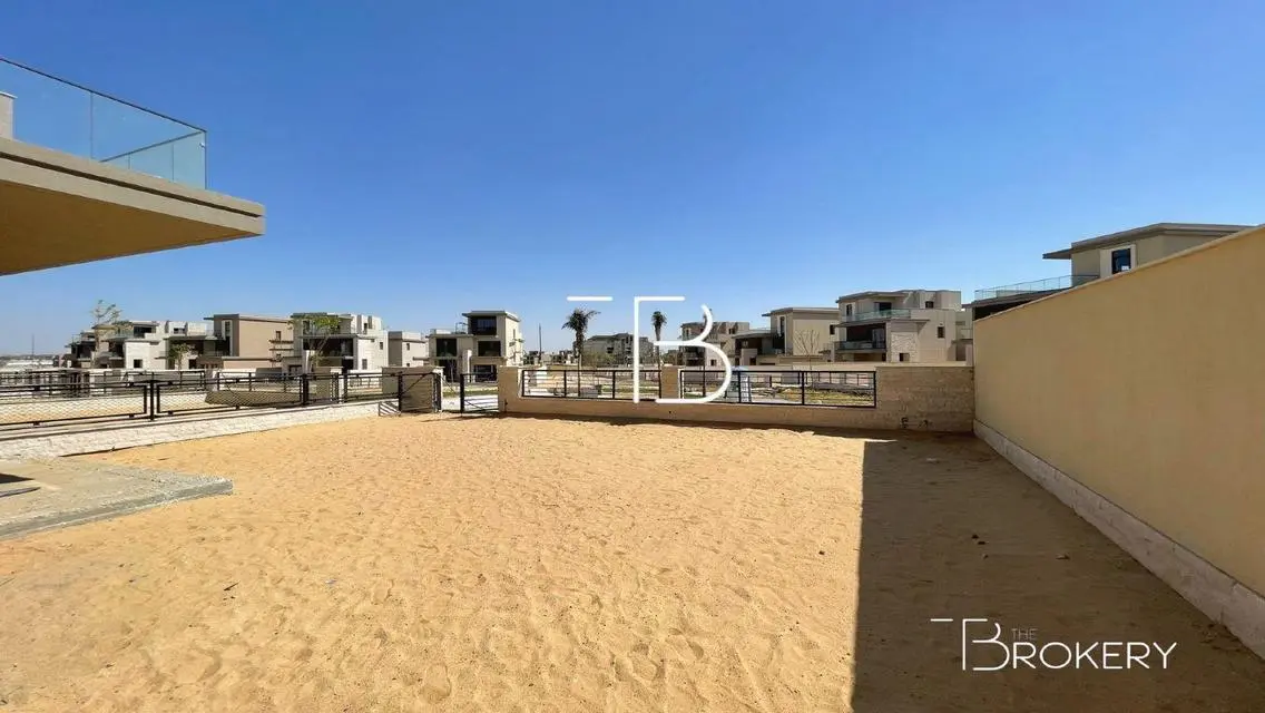 Corner Townhouse for Sale in The Estates - Cairo