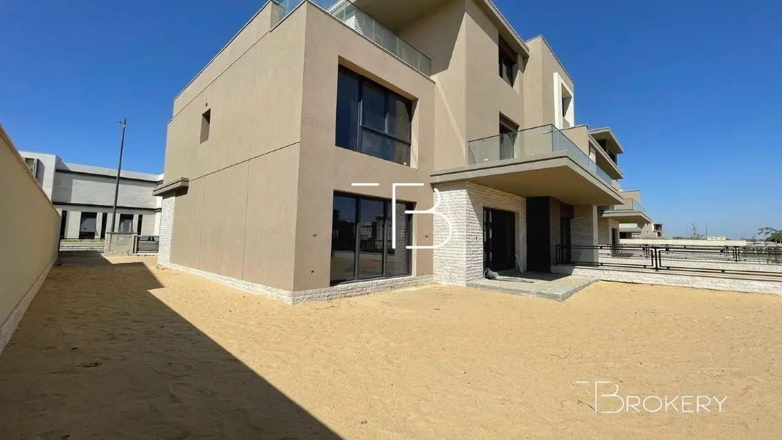 Corner Townhouse for Sale in The Estates - Cairo