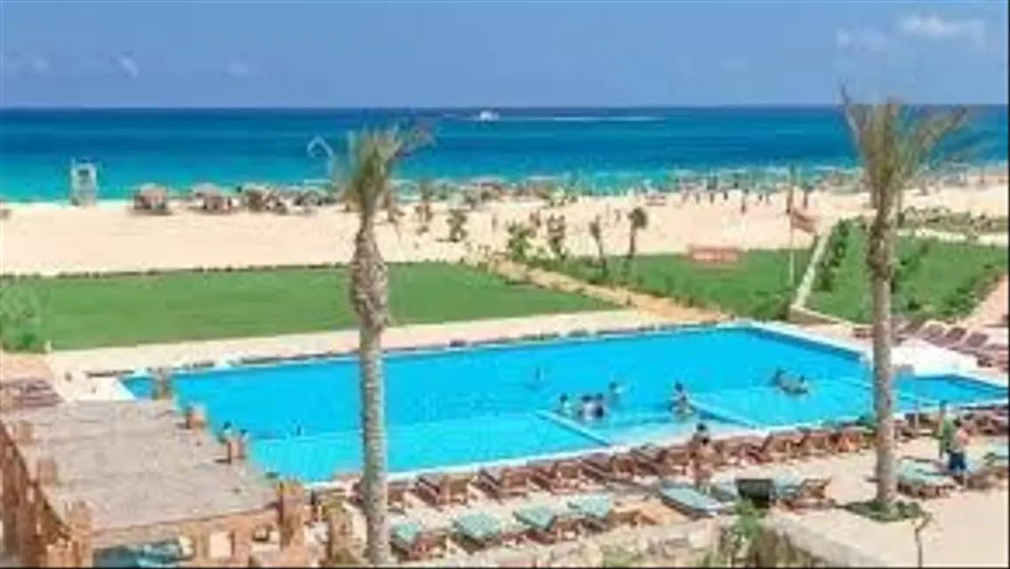 فيلا فاخرة للإيجار overlooking البحيرات