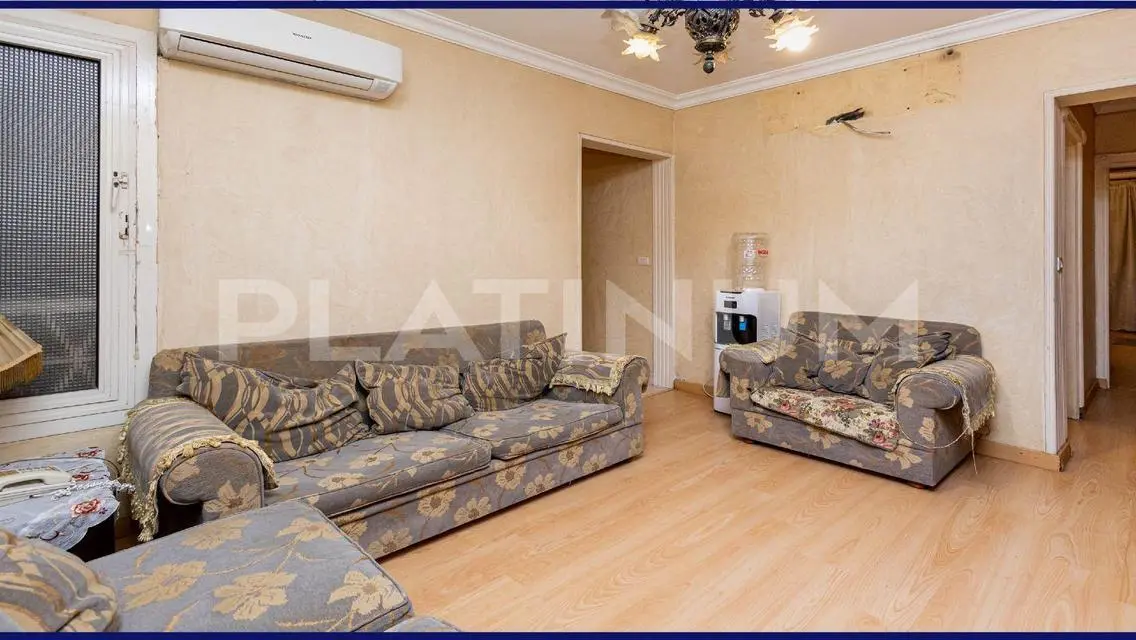 وحدة سكنية جديدة بمساحة واسعة مع شرفة رائعة
