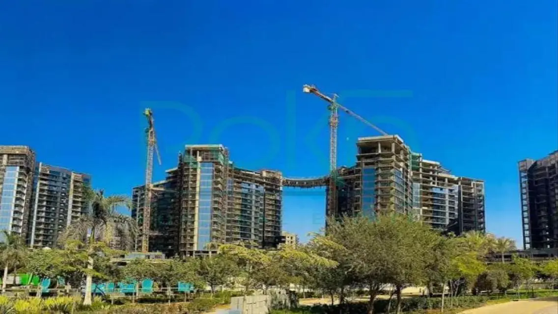 فيلا فاخرة مع حديقة ومسبح خاص للبيع