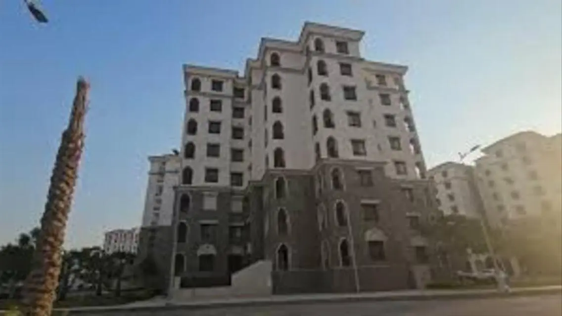 Luxury Apartment with Balcony and Security Guard - 139 sqm