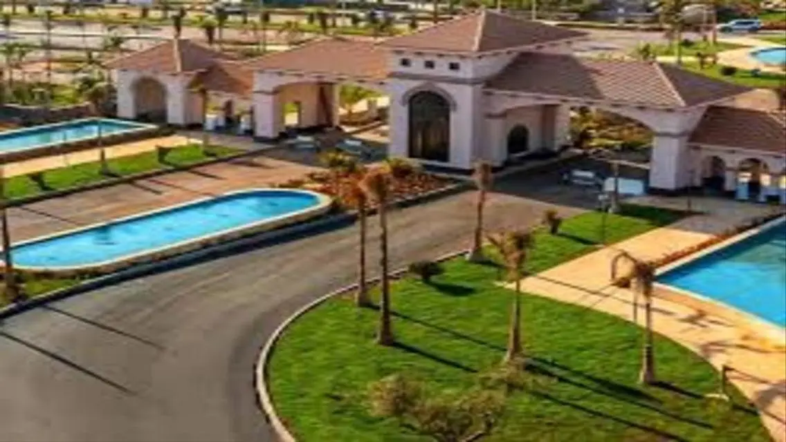 Luxury Apartment with Balcony and Security Guard - 139 sqm