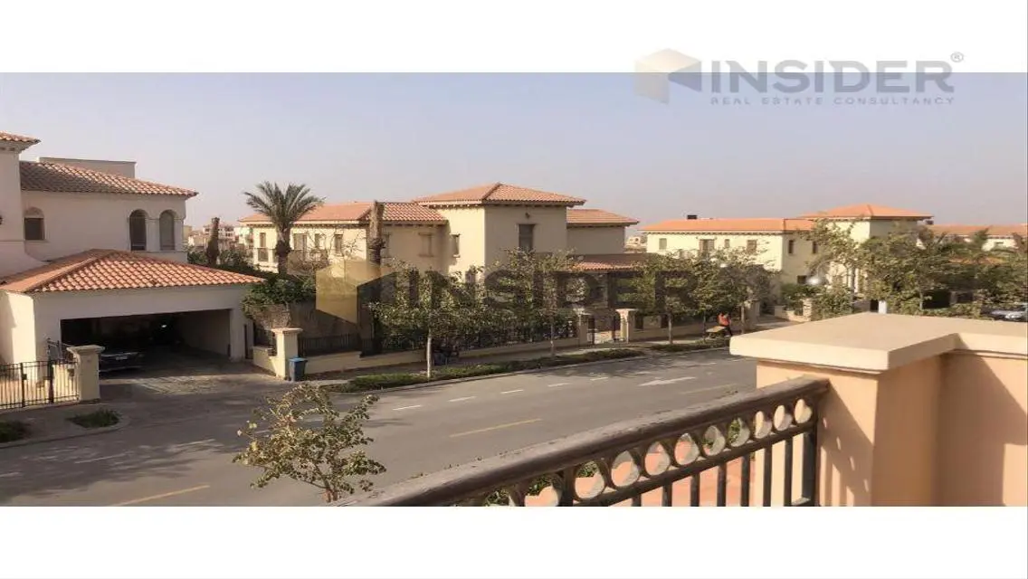 Luxurious Apartment with Maid and Study Room