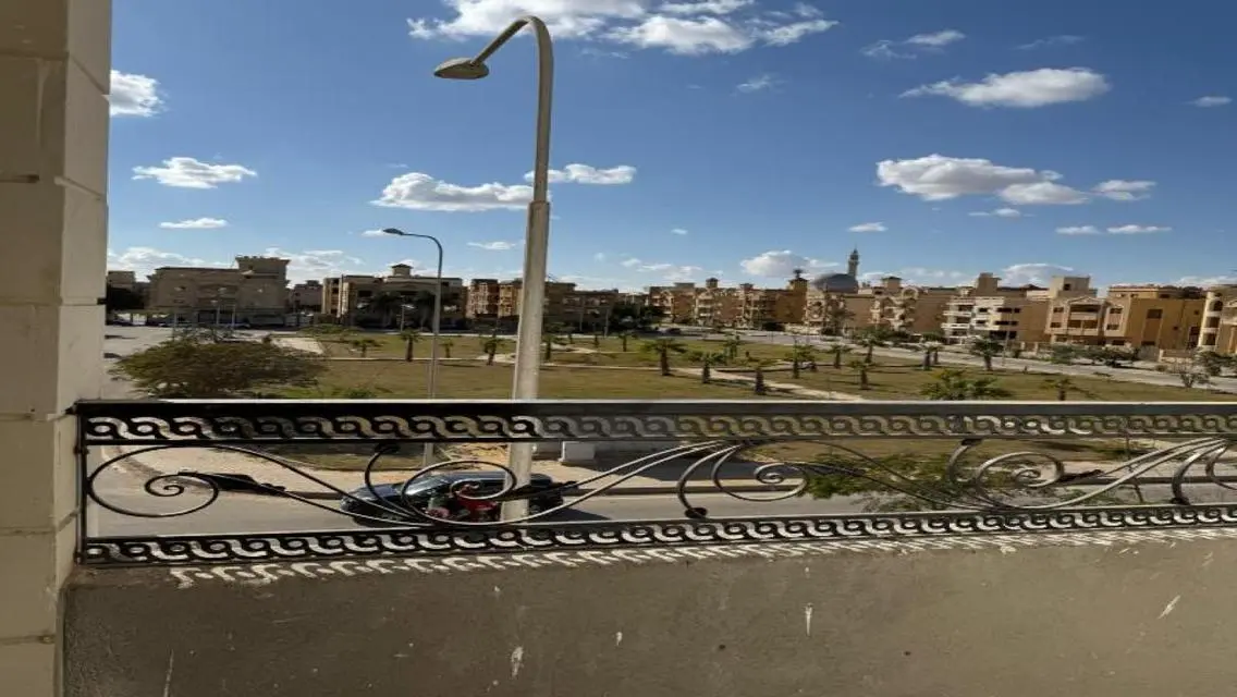 شقة مميزة للبيع بمساحة واسعة