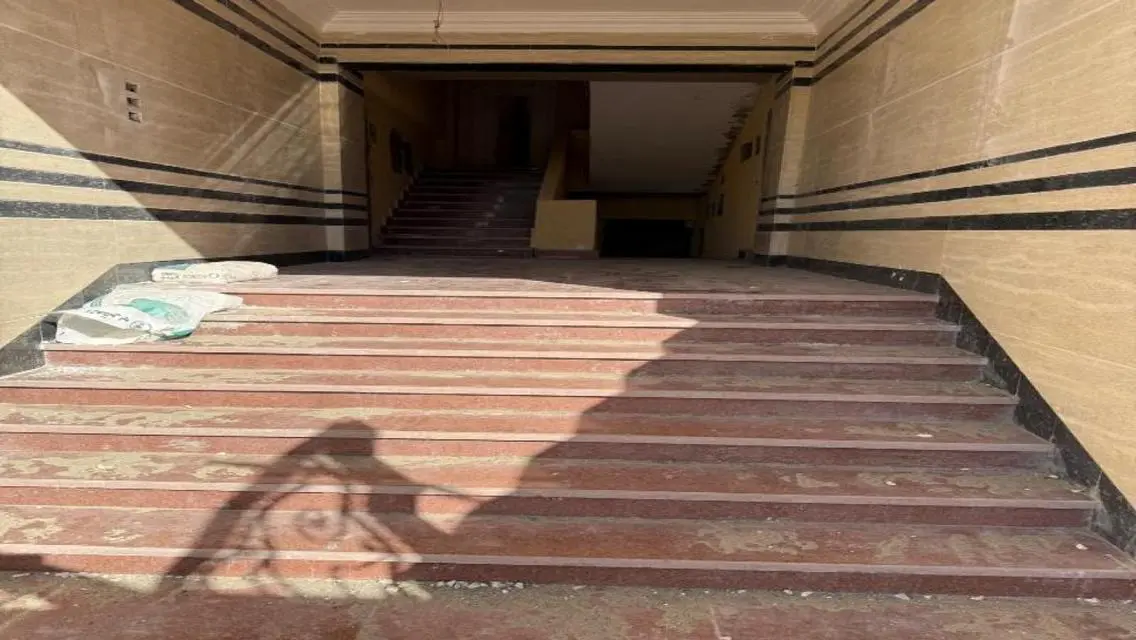 شقة مميزة للبيع بمساحة واسعة