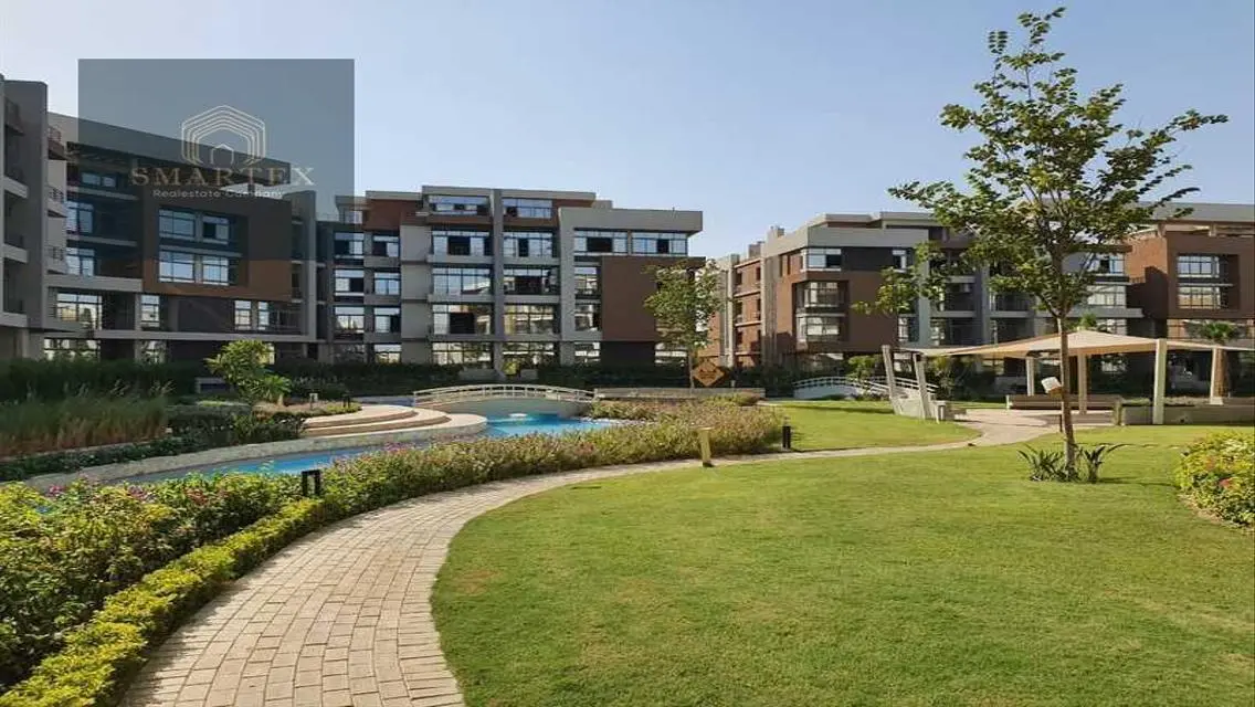Luxury Apartment with Lake View