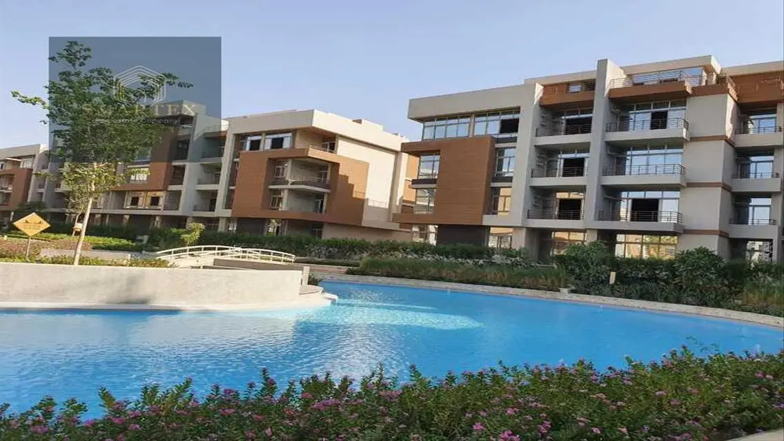 Stunning Apartment with Spacious Area and Scenic Lake View