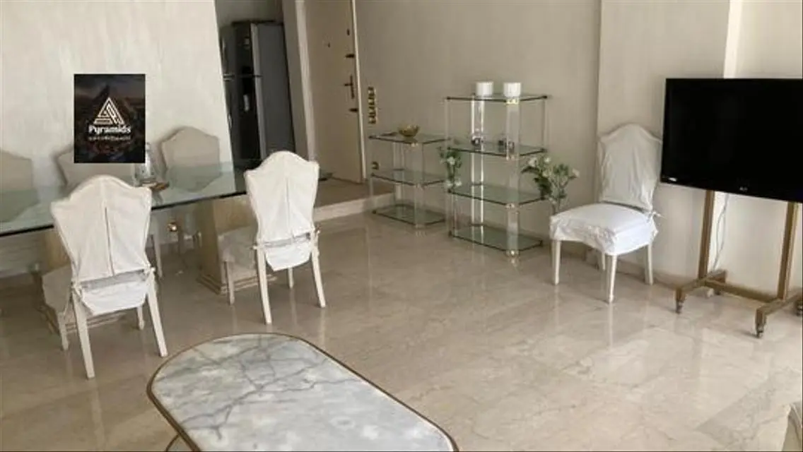 شقة فاخرة بمساحة 800 متر للإيجار