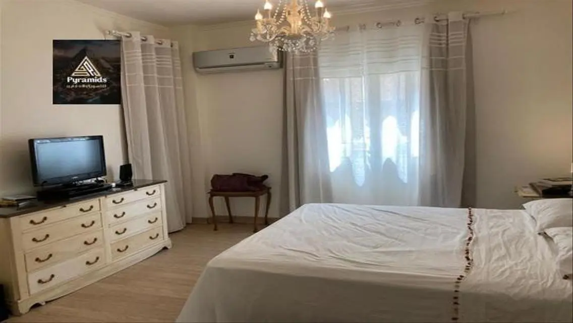 شقة فاخرة بمساحة 800 متر للإيجار