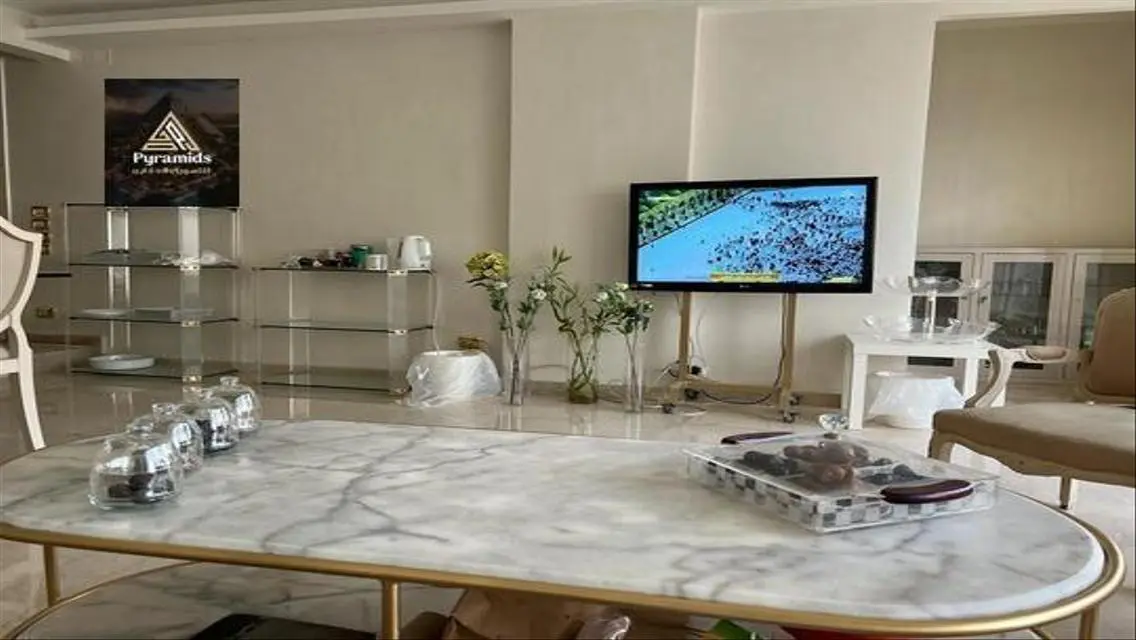 شقة فاخرة بمساحة 800 متر للإيجار