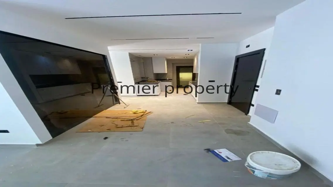 Luxury Apartment with Spacious Layout in Prime Location